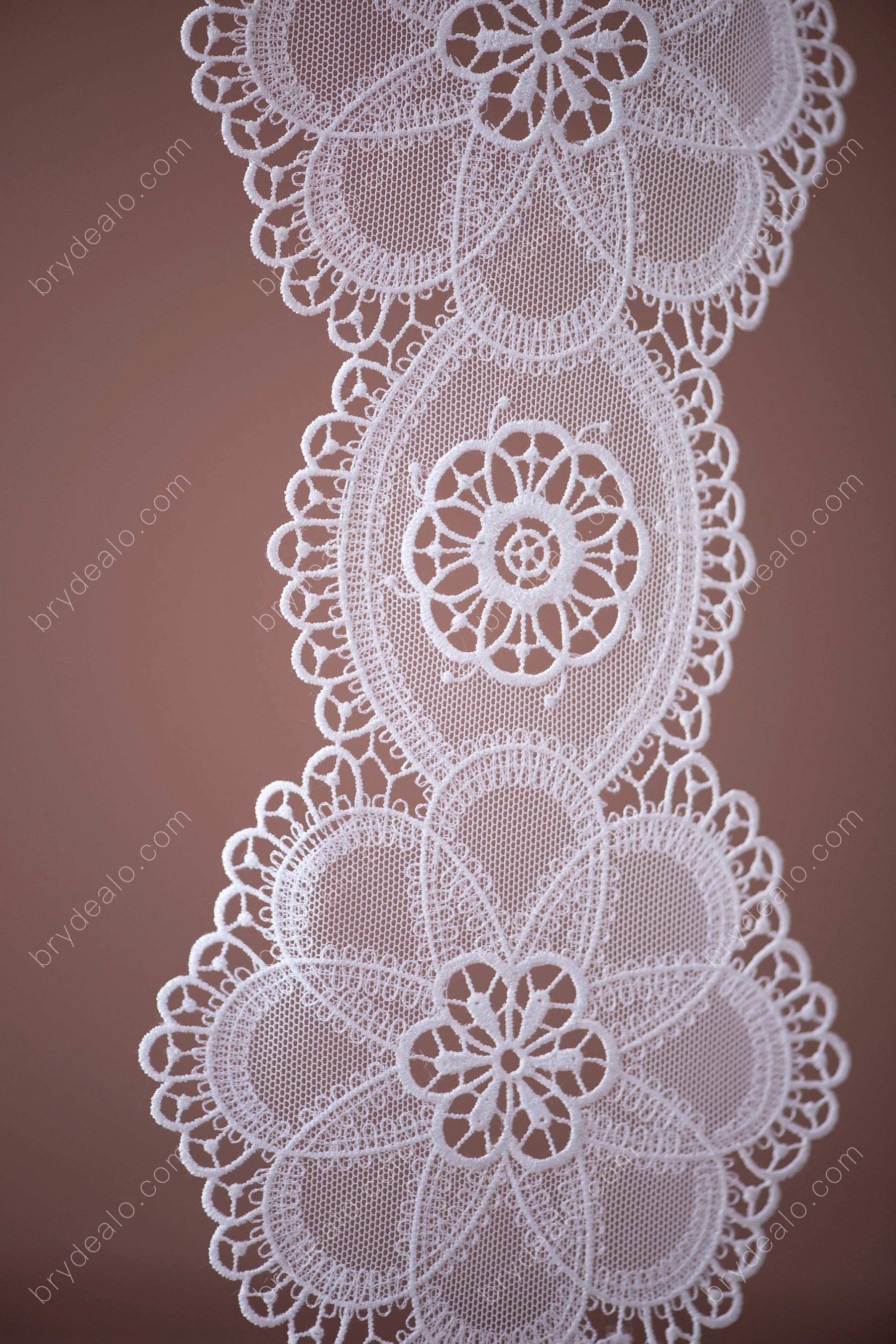 Nifty Flower Scalloped Crochet Lace Trim for Wholesale