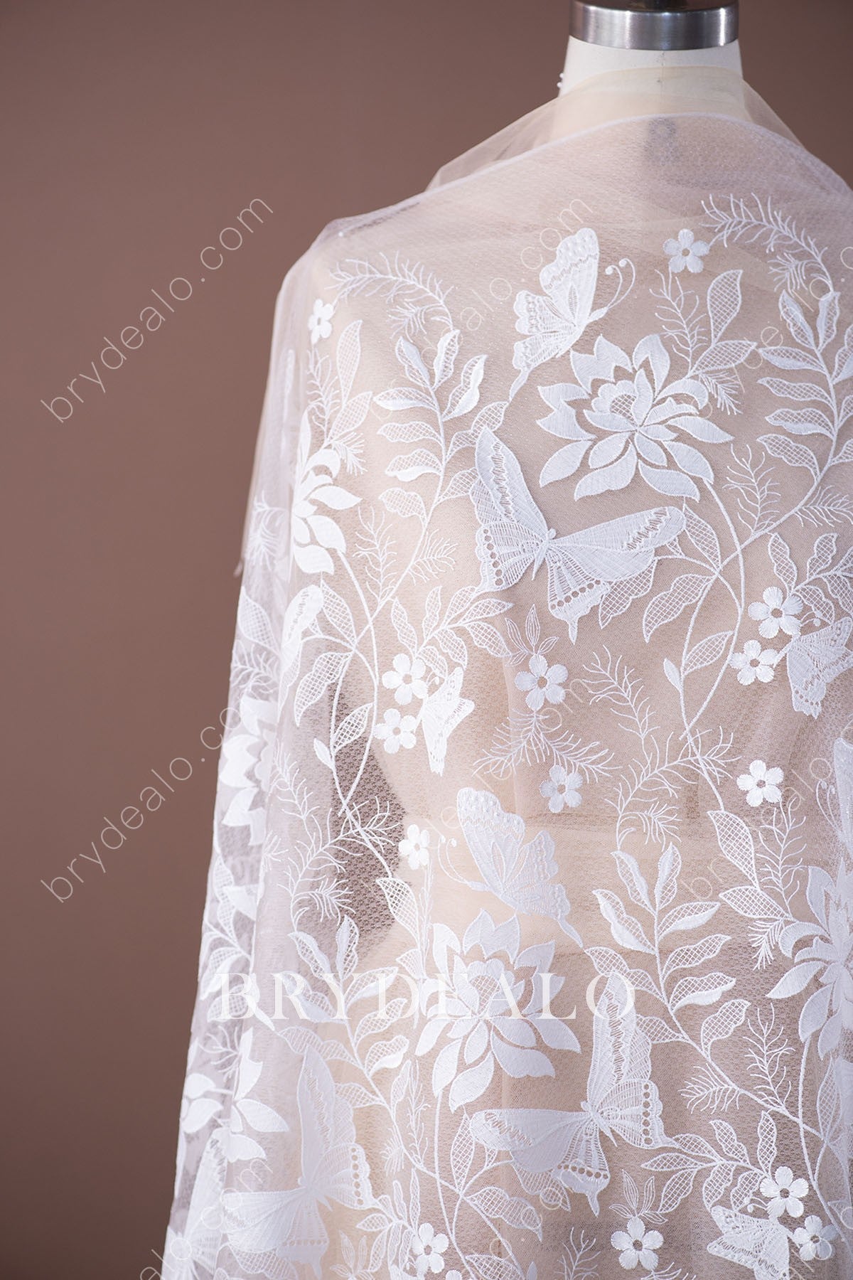 Romantic Flower Butterfly Designer Lace Fabric for Wholesale