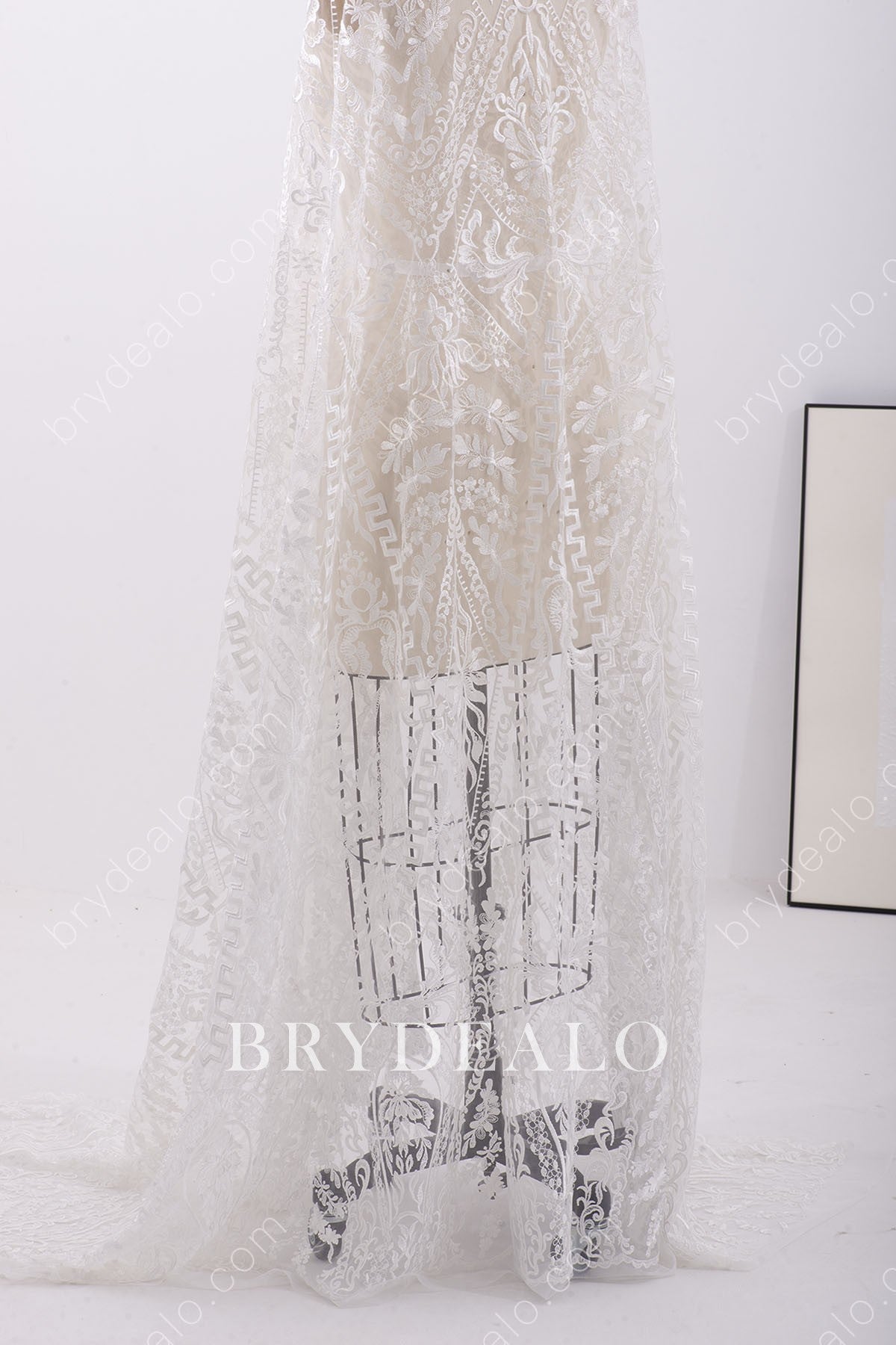 Scalloped Bridal Lace Fabric
