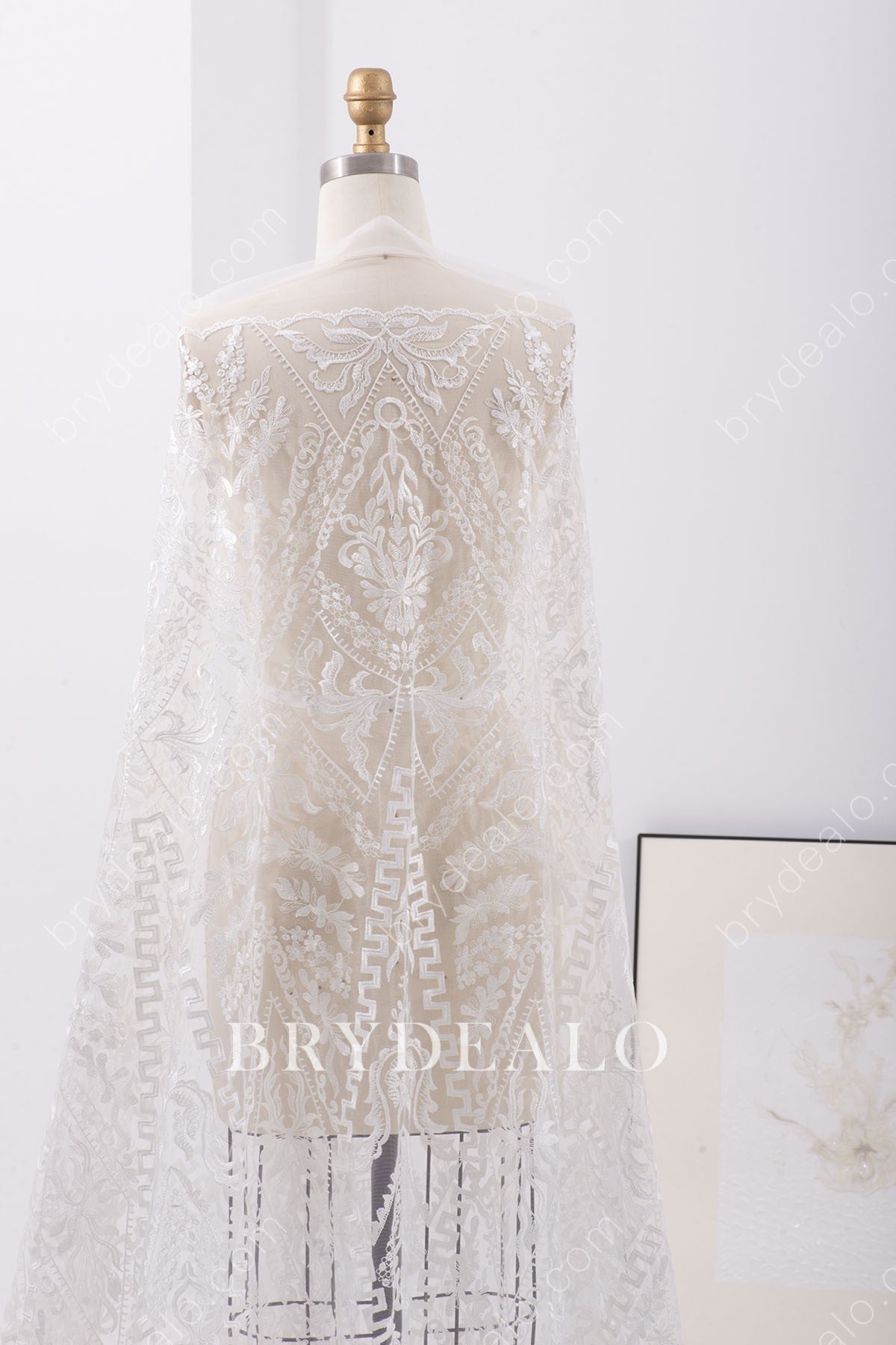 Scalloped Geometrical Bridal Lace Fabric