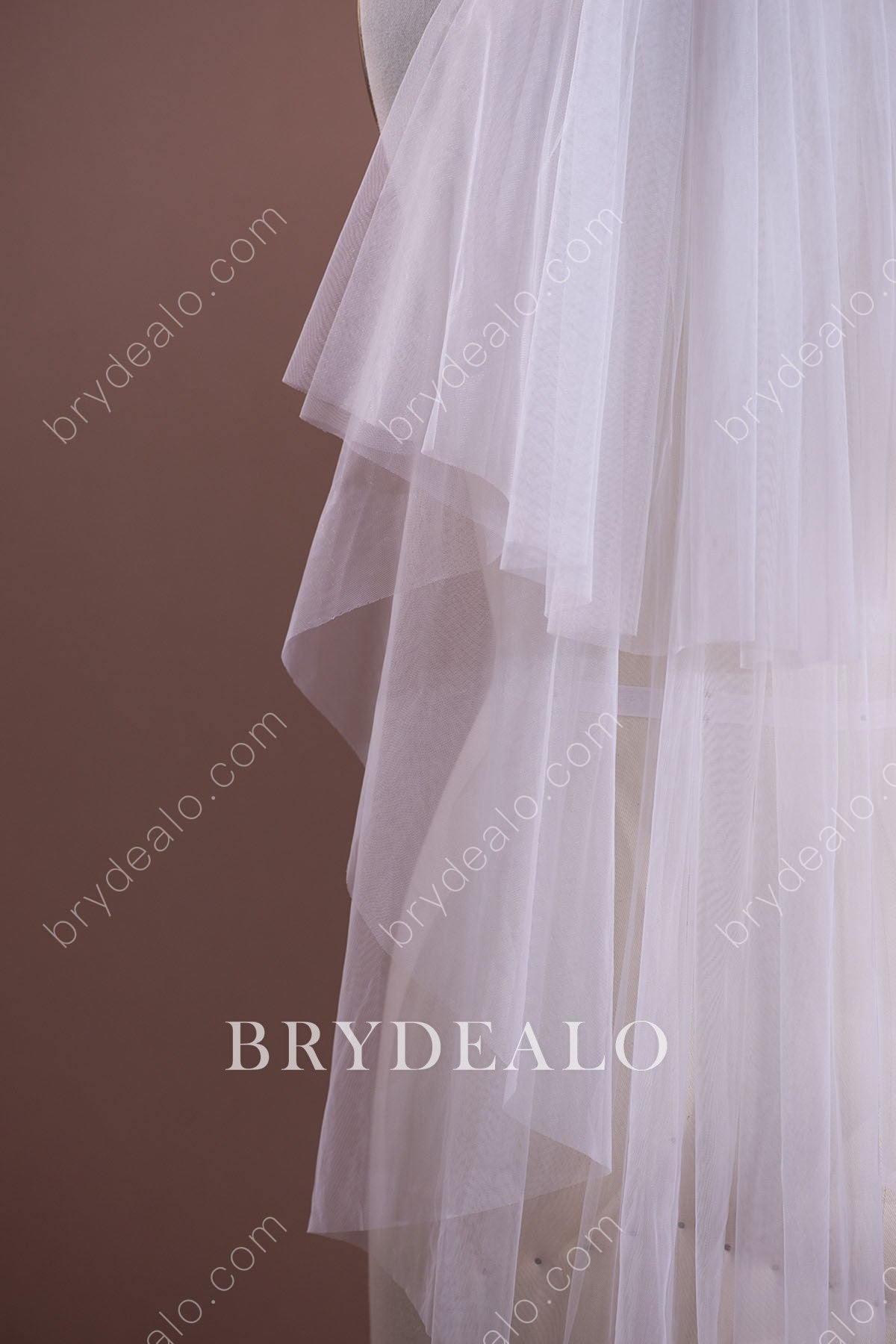 Raw-Cut tulle wedding veil