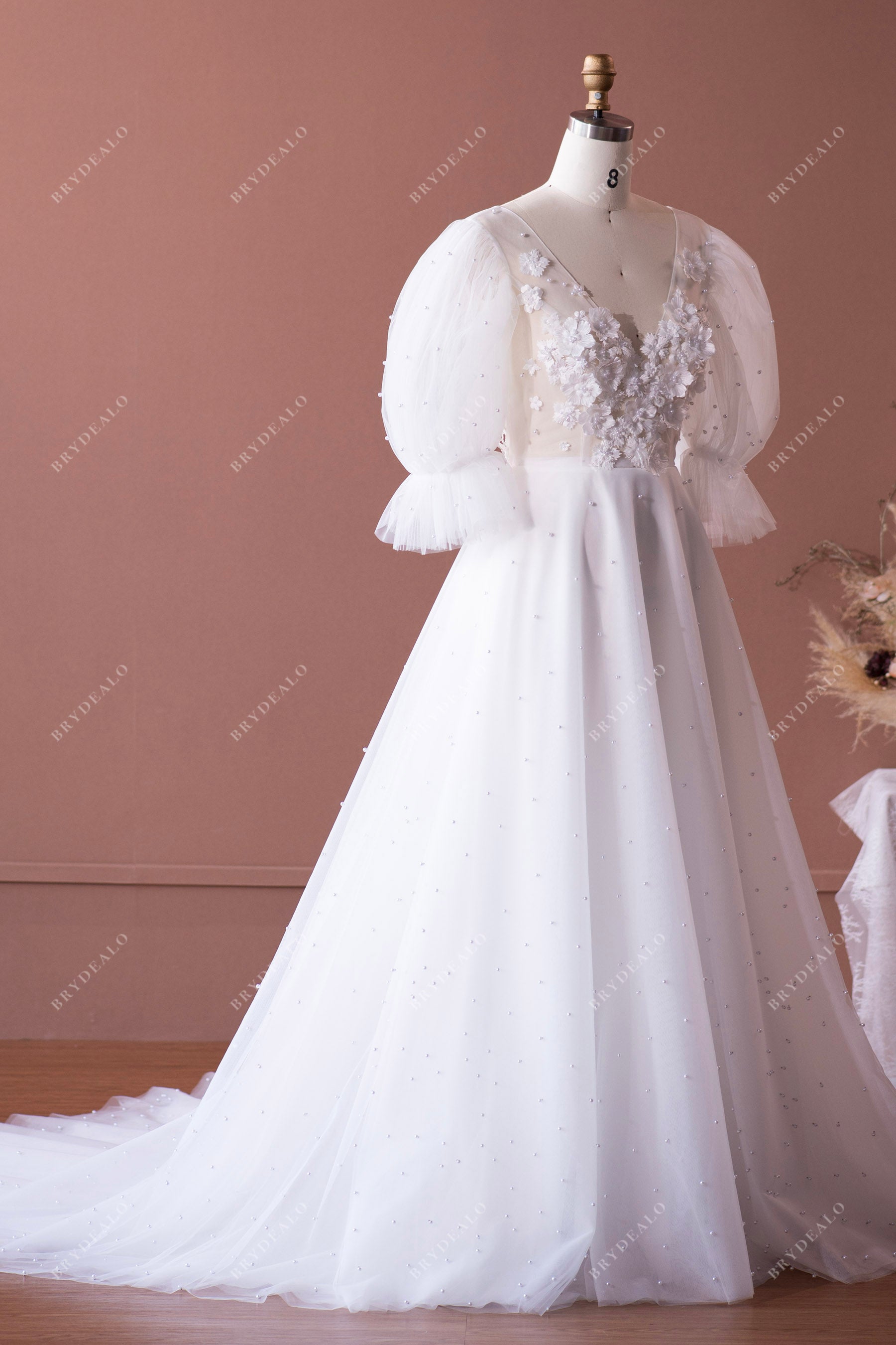 Bubble Sleeve Handmade Flower Pearl Tulle V-neck A-line Wedding Dress