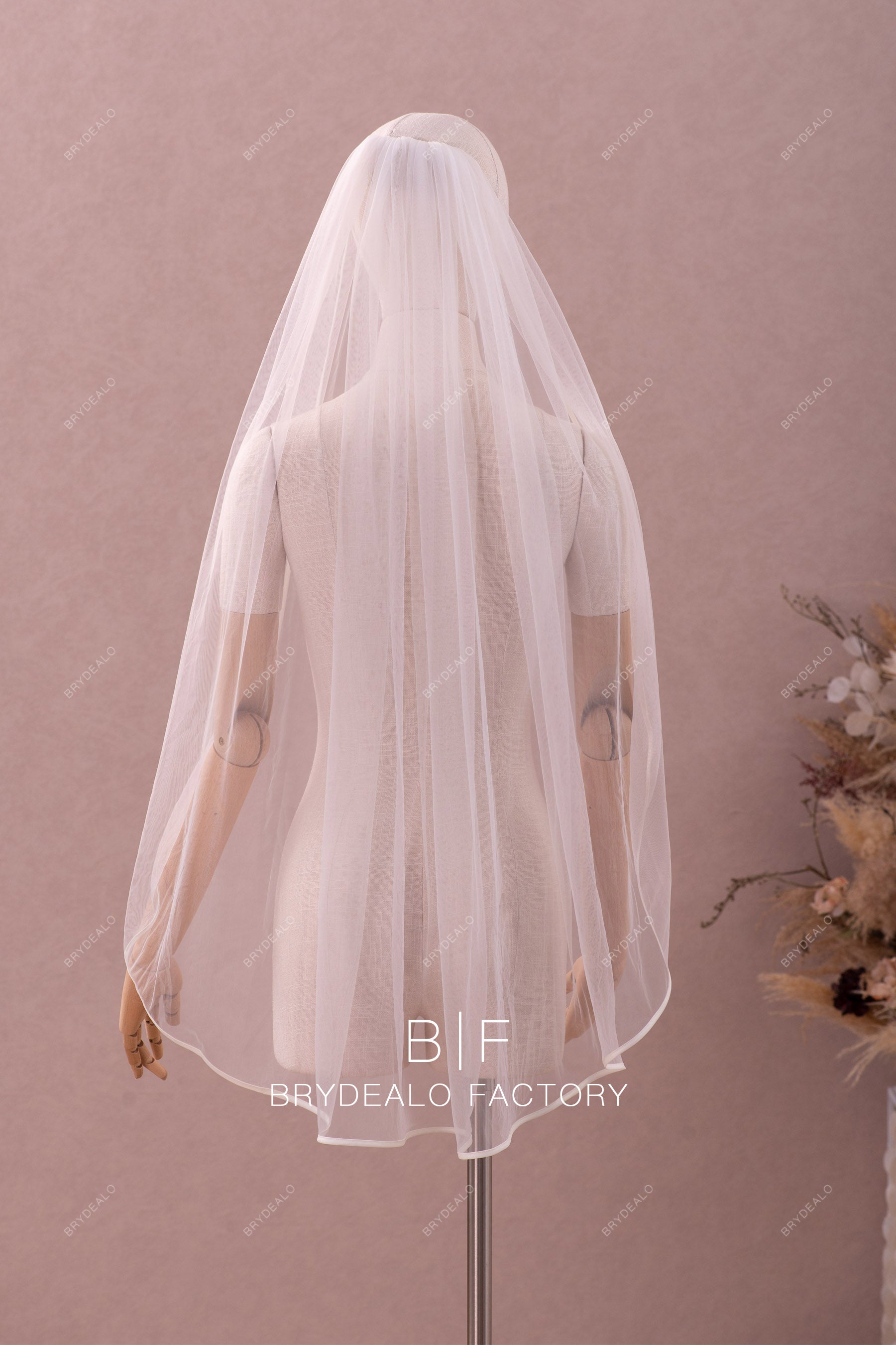 single tier tulle veil