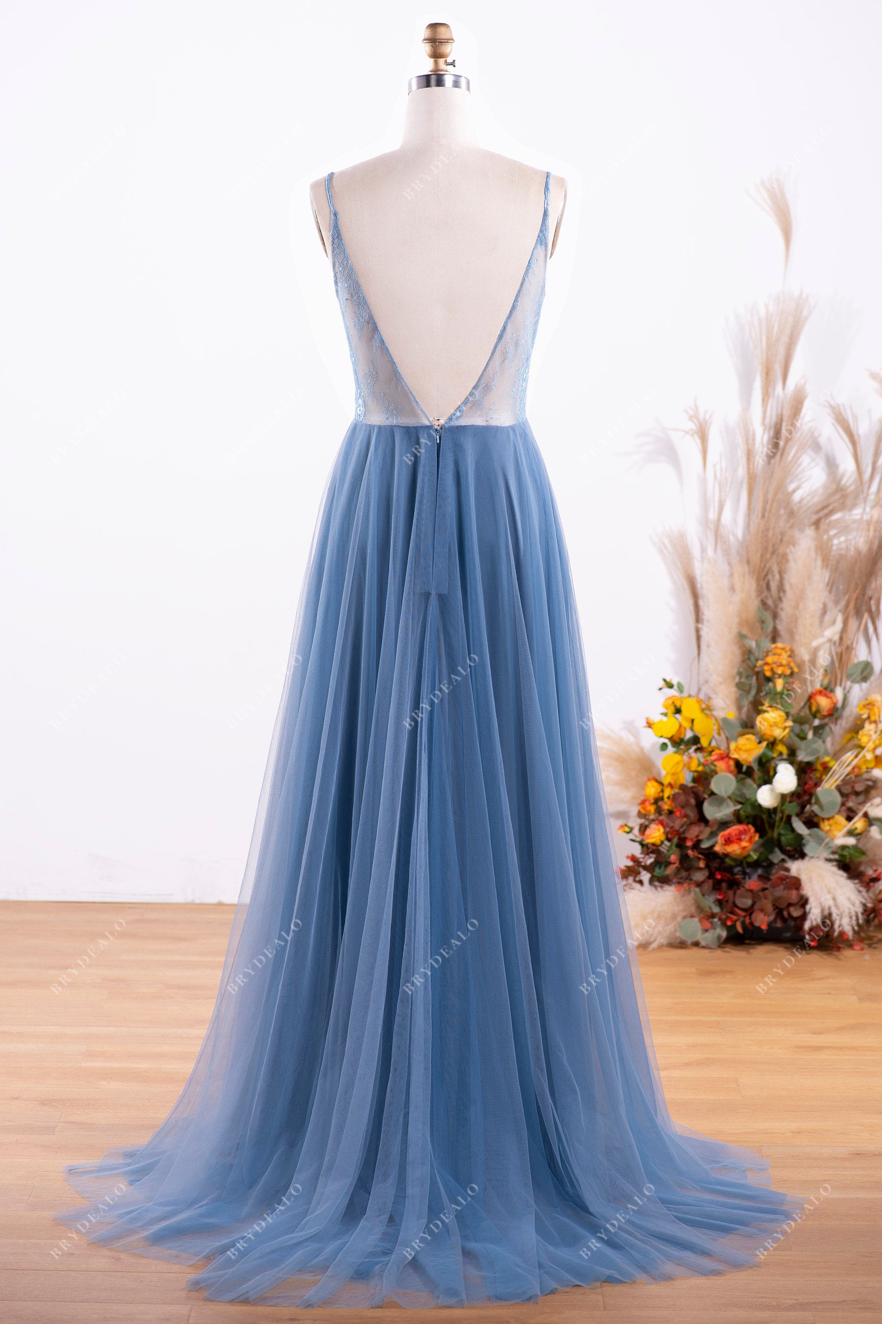 Wholesale V-back Slate Blue Sheer Lace Tulle V-neck Wedding Dress