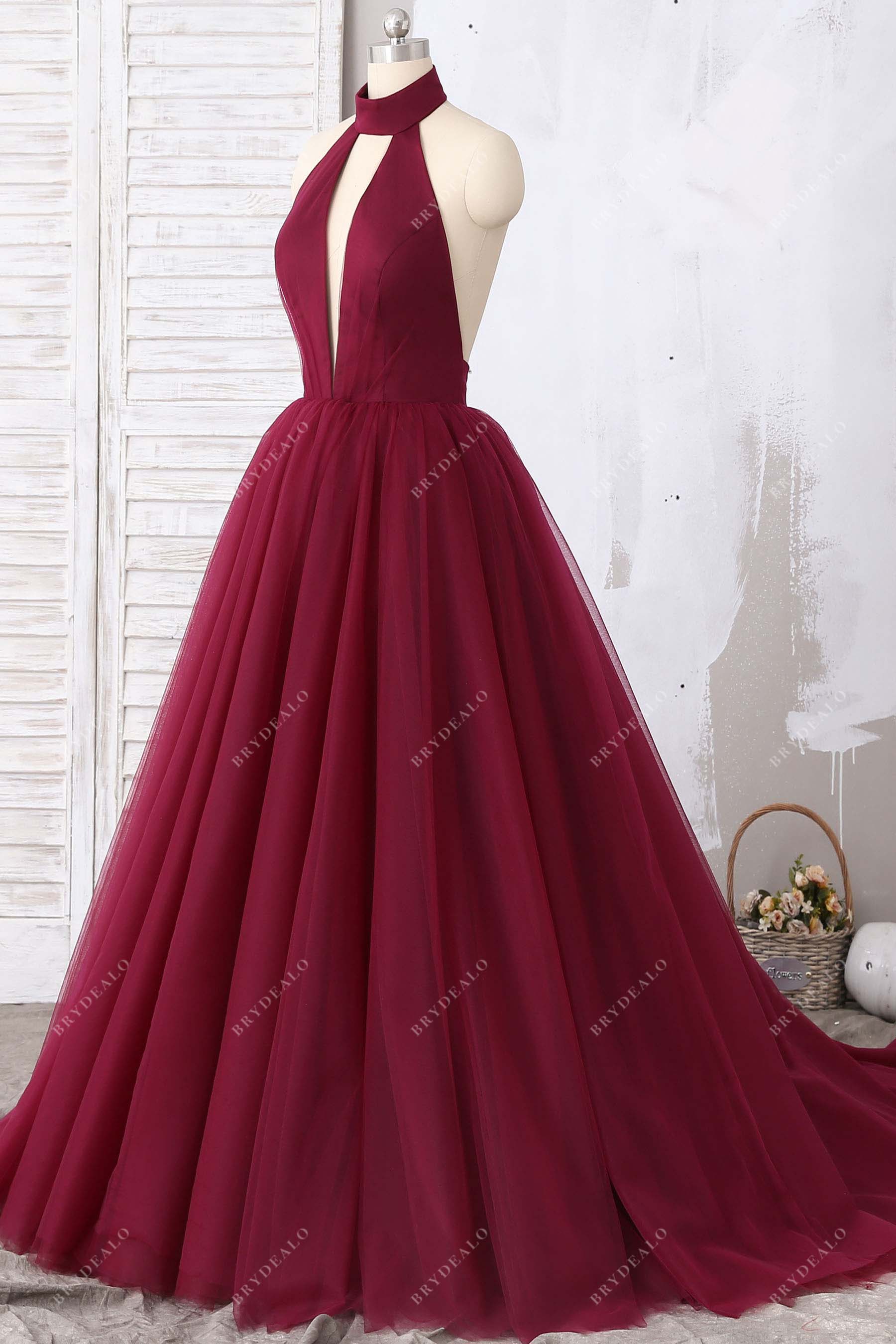 sleeveless ball-gown tulle halter prom dress