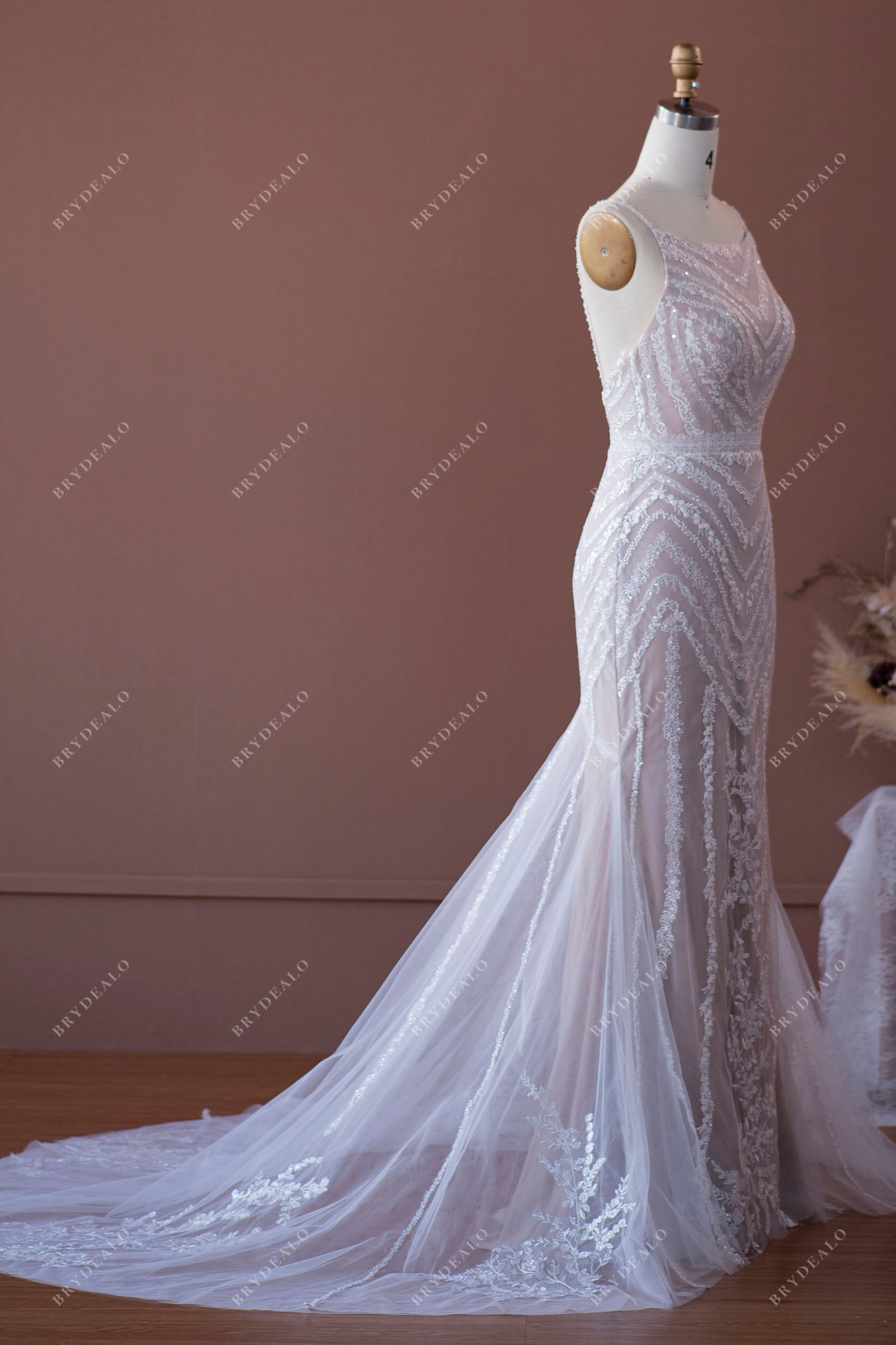sleeveless lace spaghetti straps mermaid bridal gown