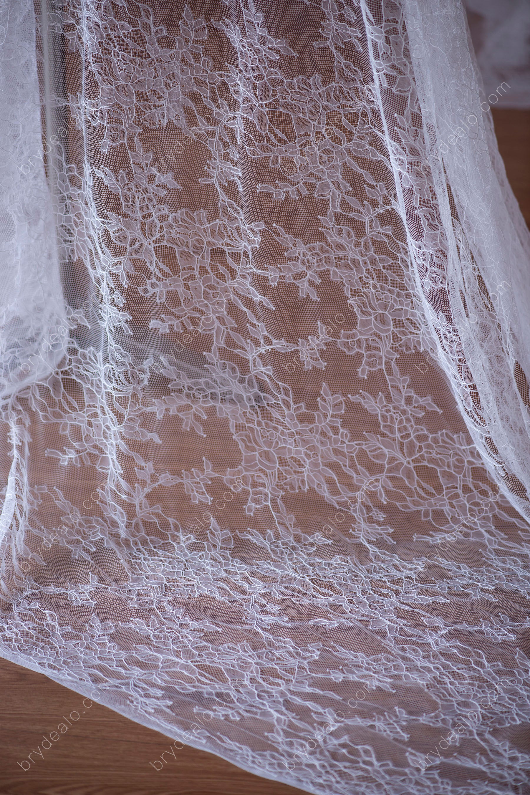 Best Dreamy Leave Bridal Lace Fabric for Wholesale 