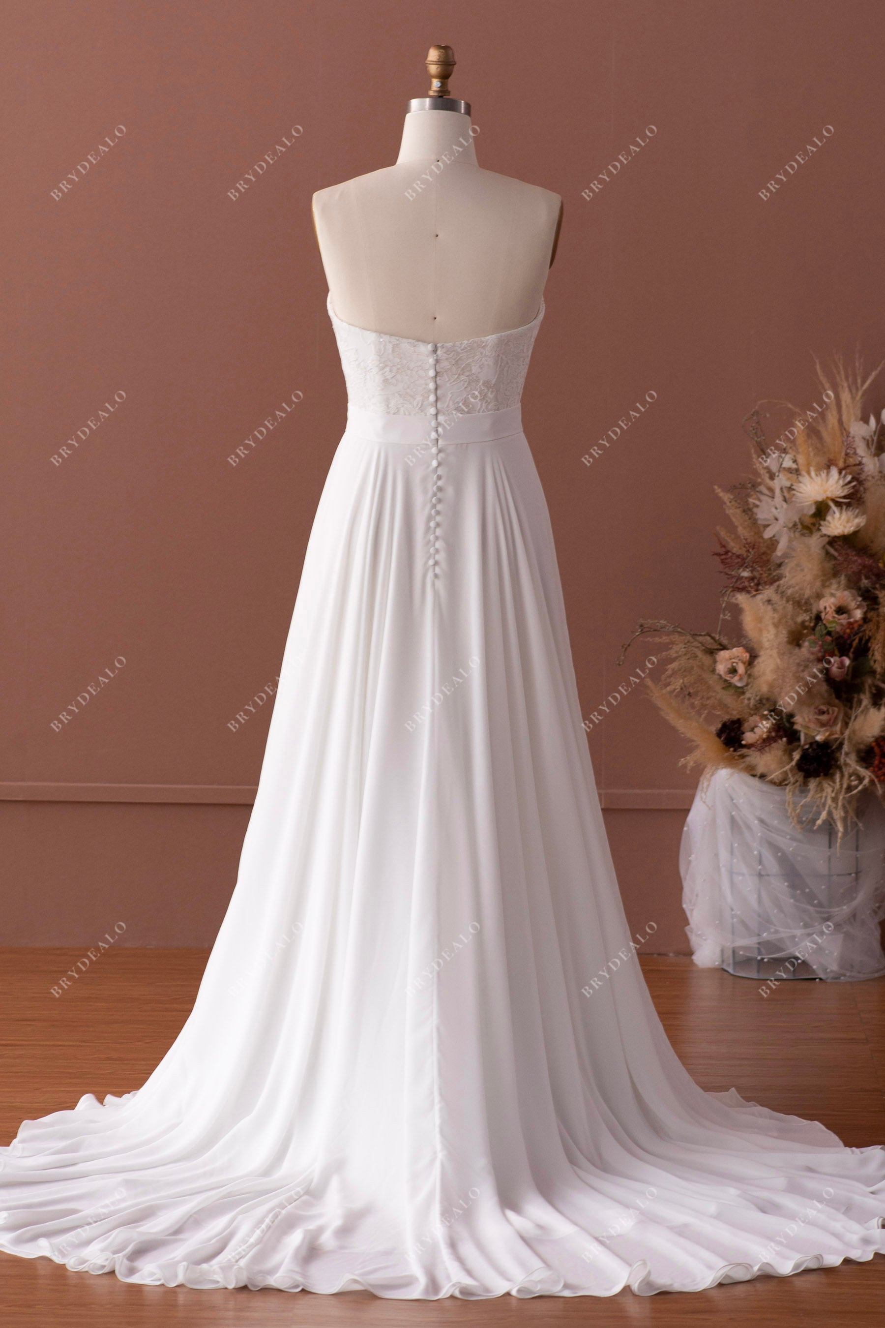 strapless slowing chiffon wedding dress