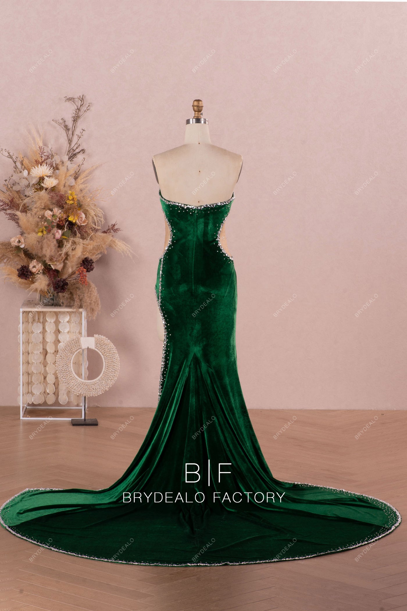 Glamorous Velvet Train Evening Dress Emerald Sweetheart Strapless for Women main image 1