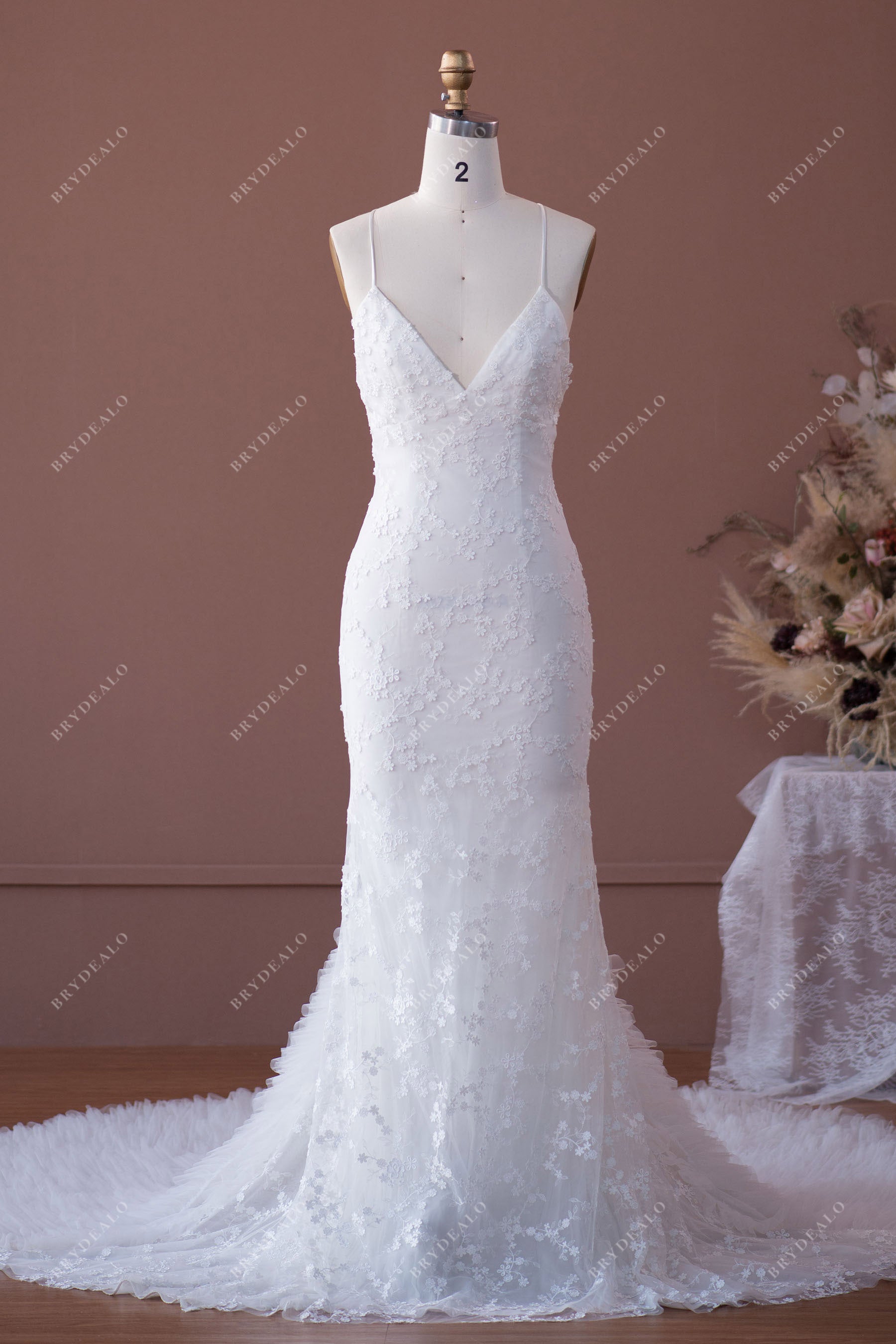 Wholesale V-neck Lace Ruffled Tulle Wedding Dress