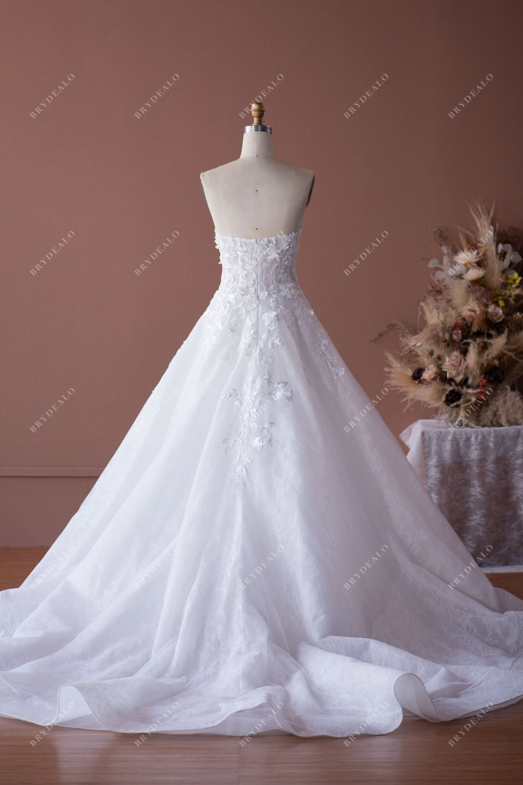 Wholesale Strapless Sweetheart Corset Lace Long Ballgown Wedding Dress