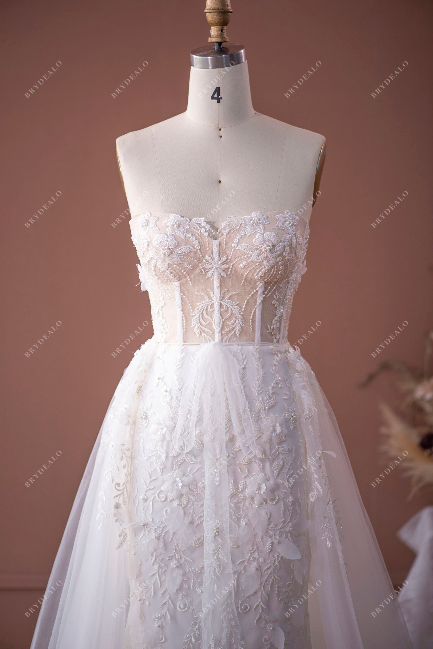sweetheart neck strapless corset lace bridal gown