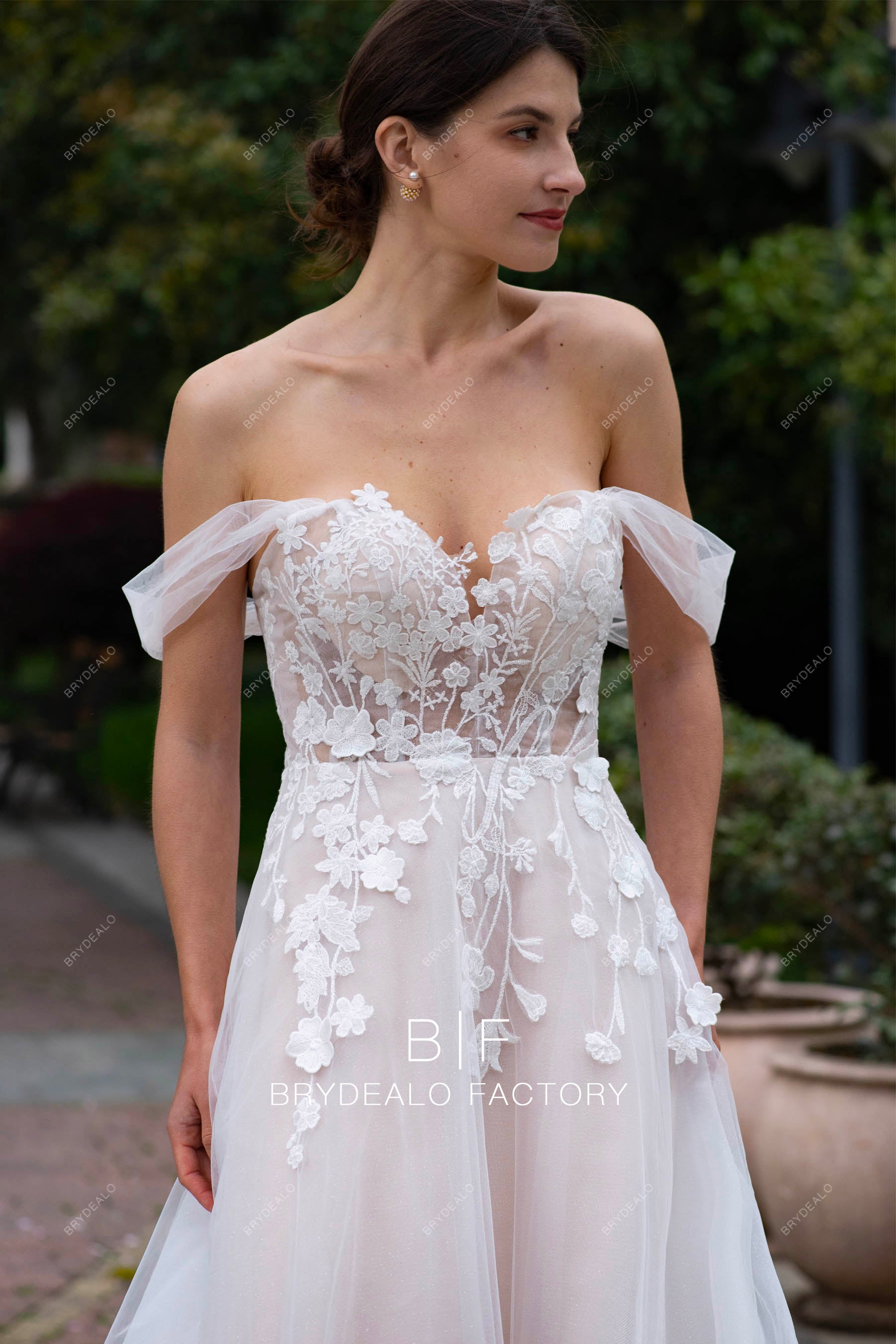sweetheart neck lace tulle wedding dress