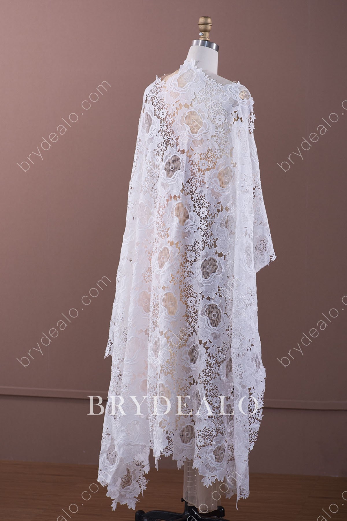 Trendy Wild Flower Crochet Bridal Lace Fabric