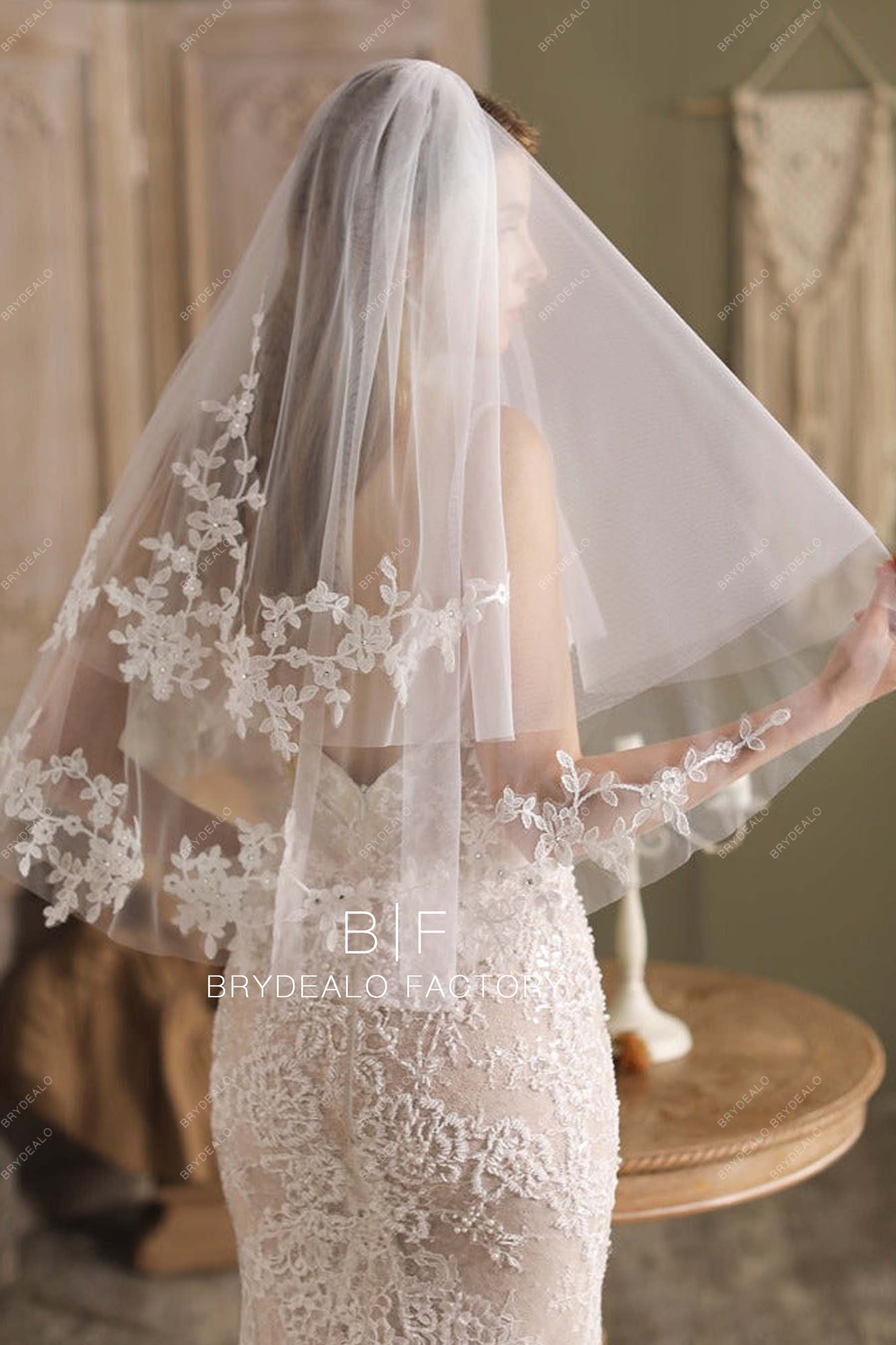 Wedding 2 Layer Elbow/Fingertip Veil with Lace Short Tulle Bridal Veil Bridal Hair Accessory TSDZ031