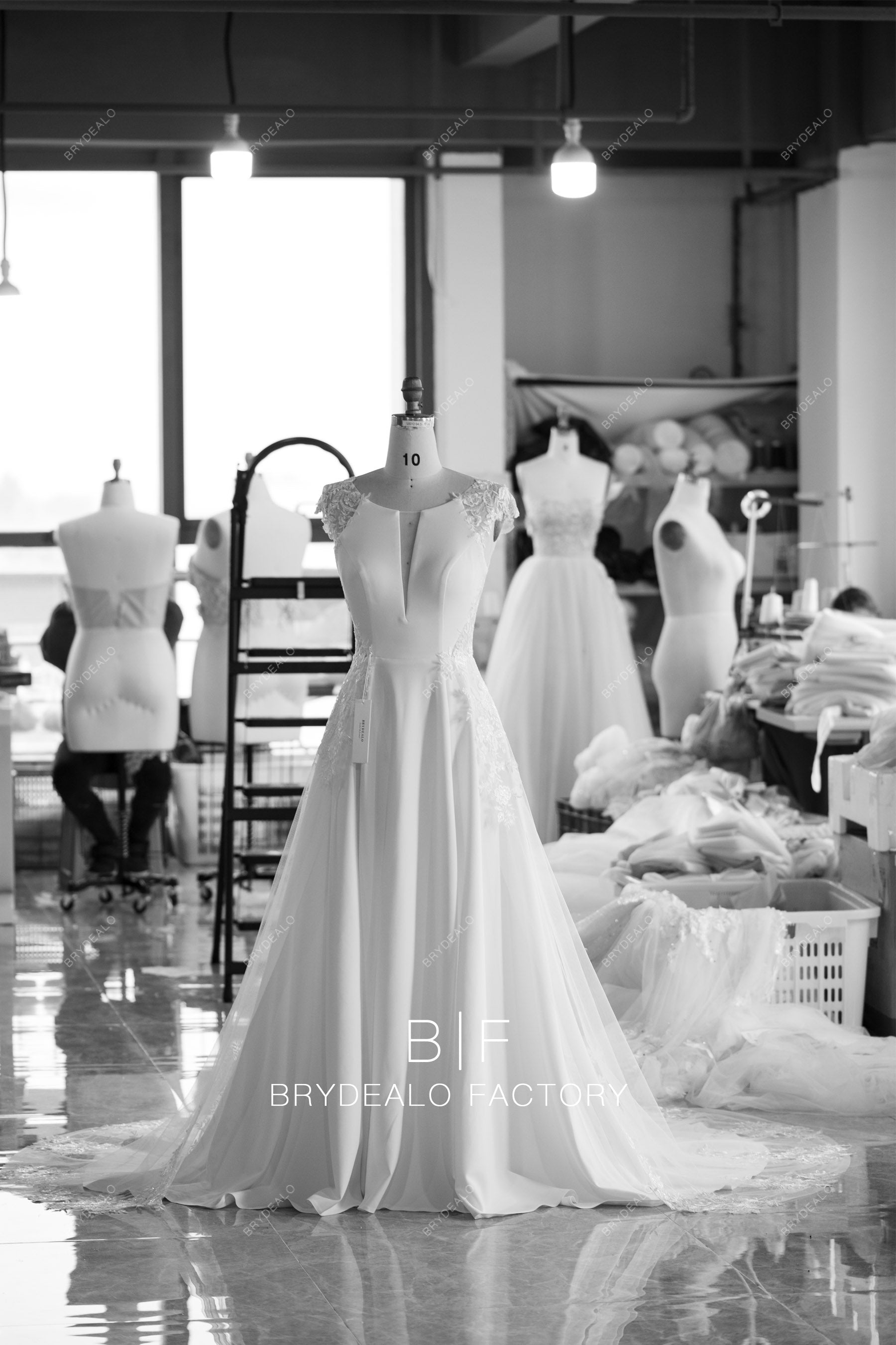 wholesale cap sleeve crepe lace overskirt wedding dress