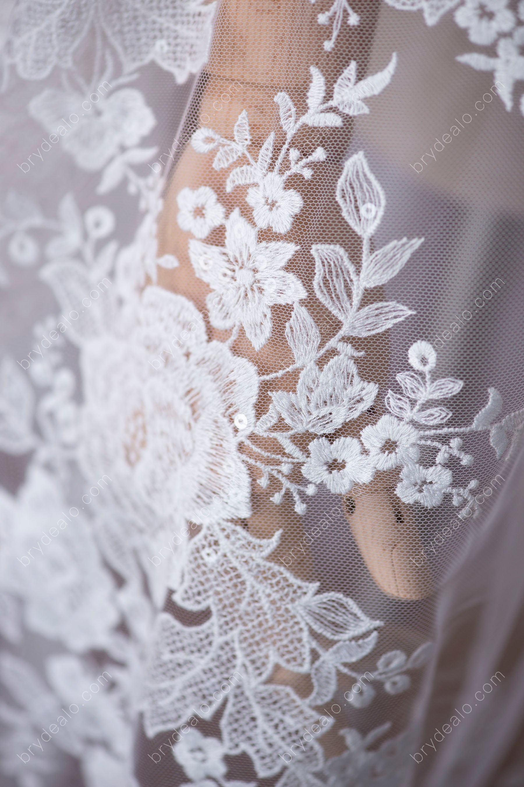 High Quality Beautiful Sequin Flower Bridal Lace Fabric