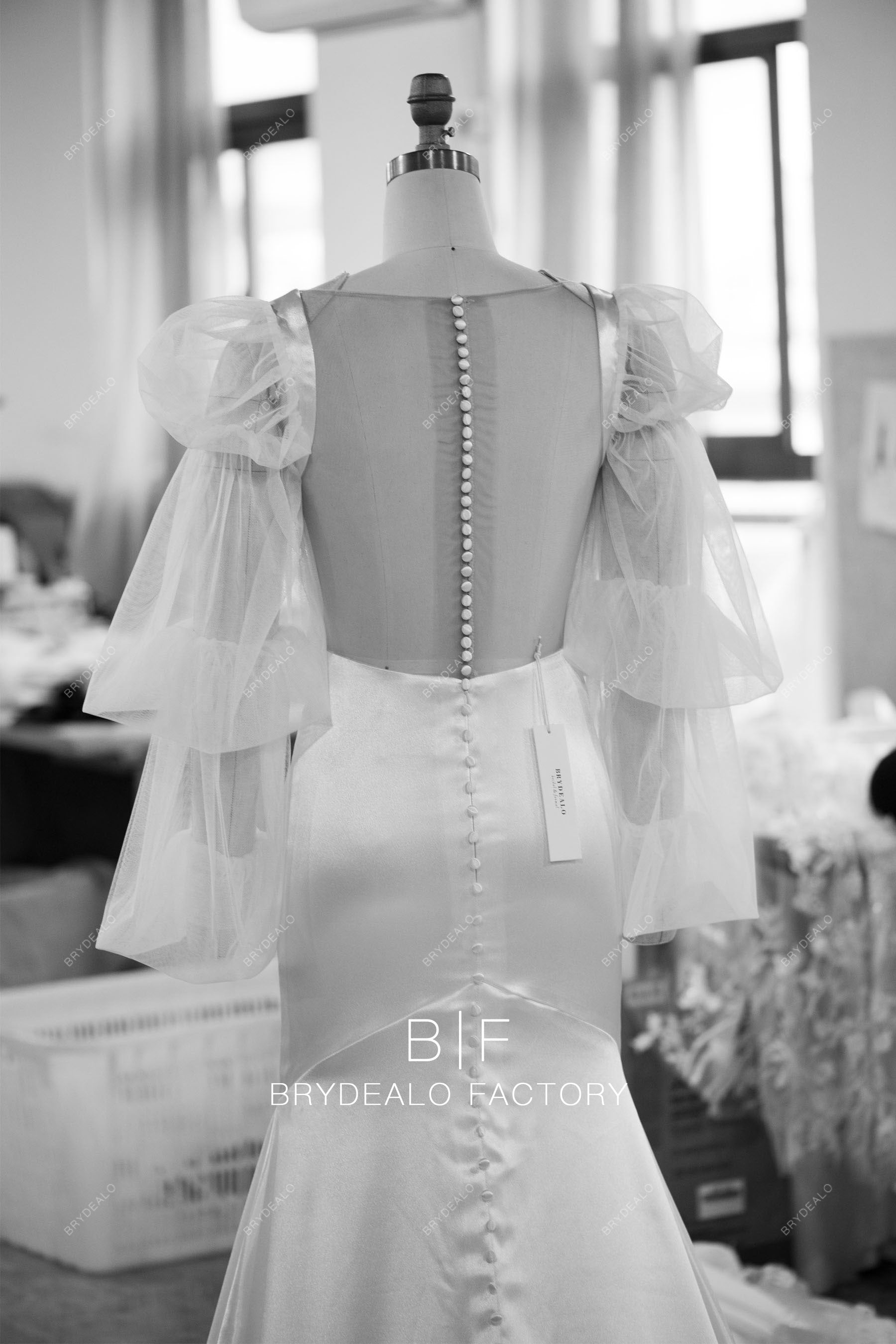 wholesale buttoned sheer back wedding dress