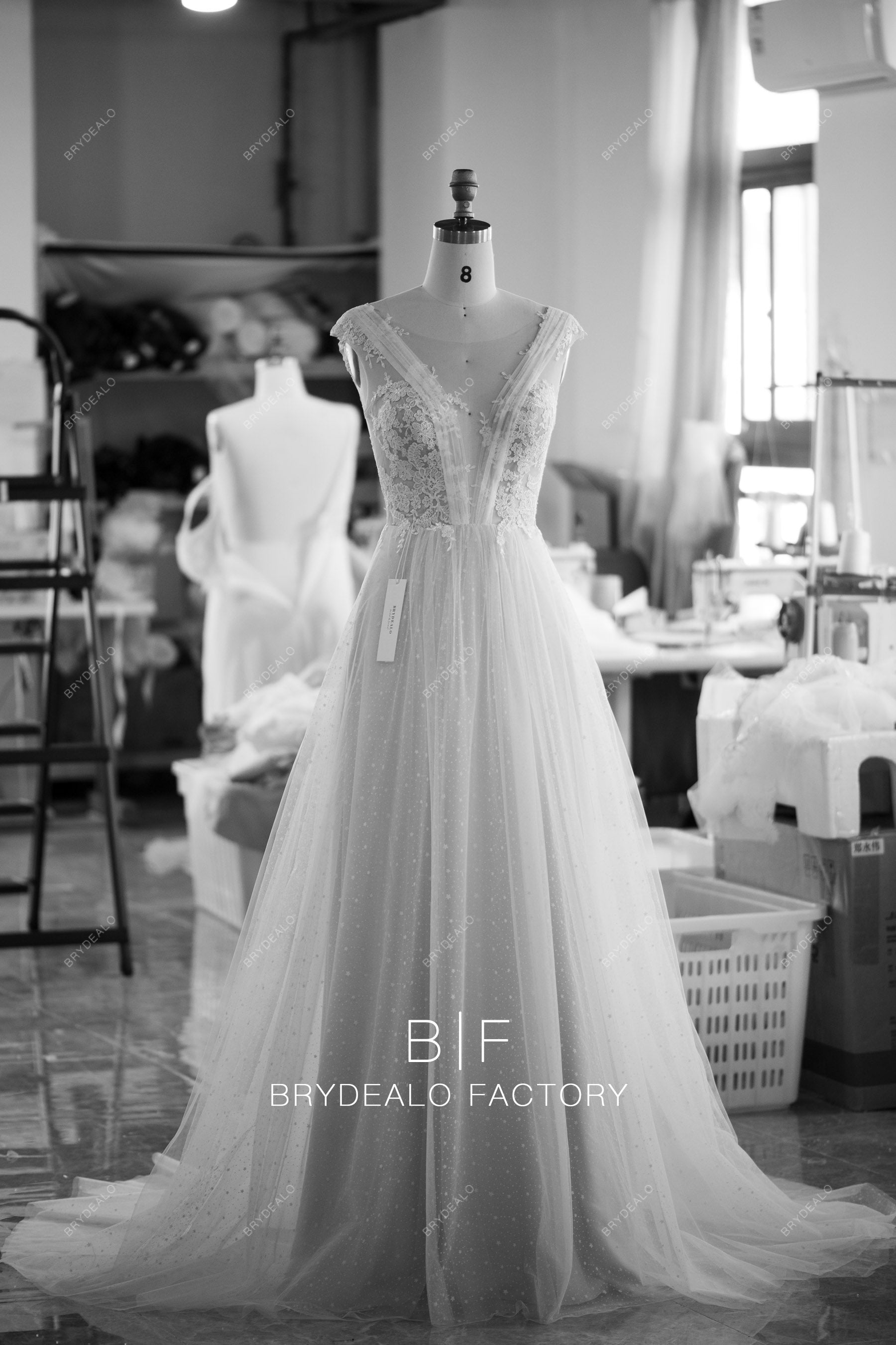 wholesale cap sleeve plunging flower lace boho wedding dress