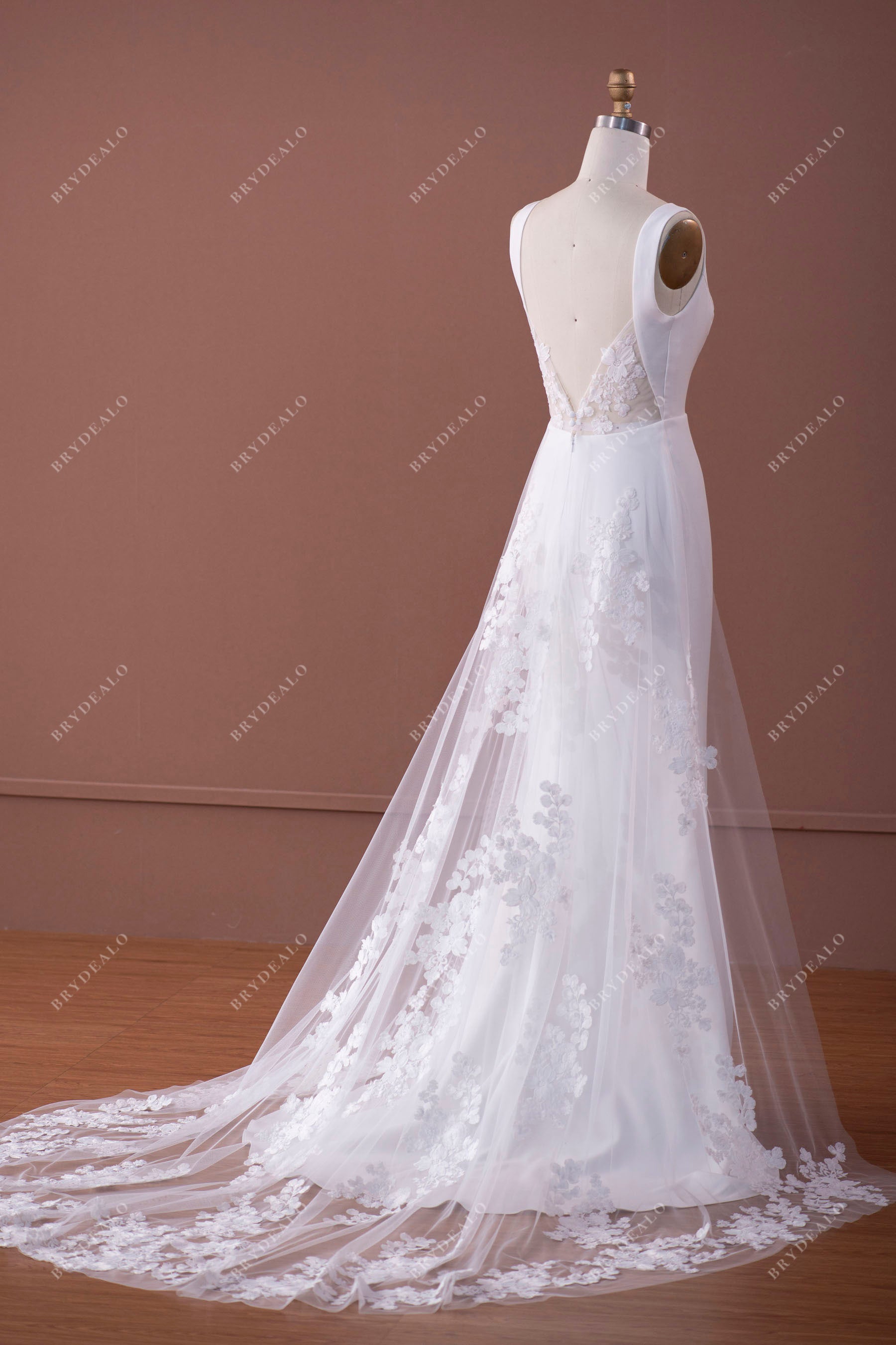 wholesale crepe mermaid wedding gown with lace panel train