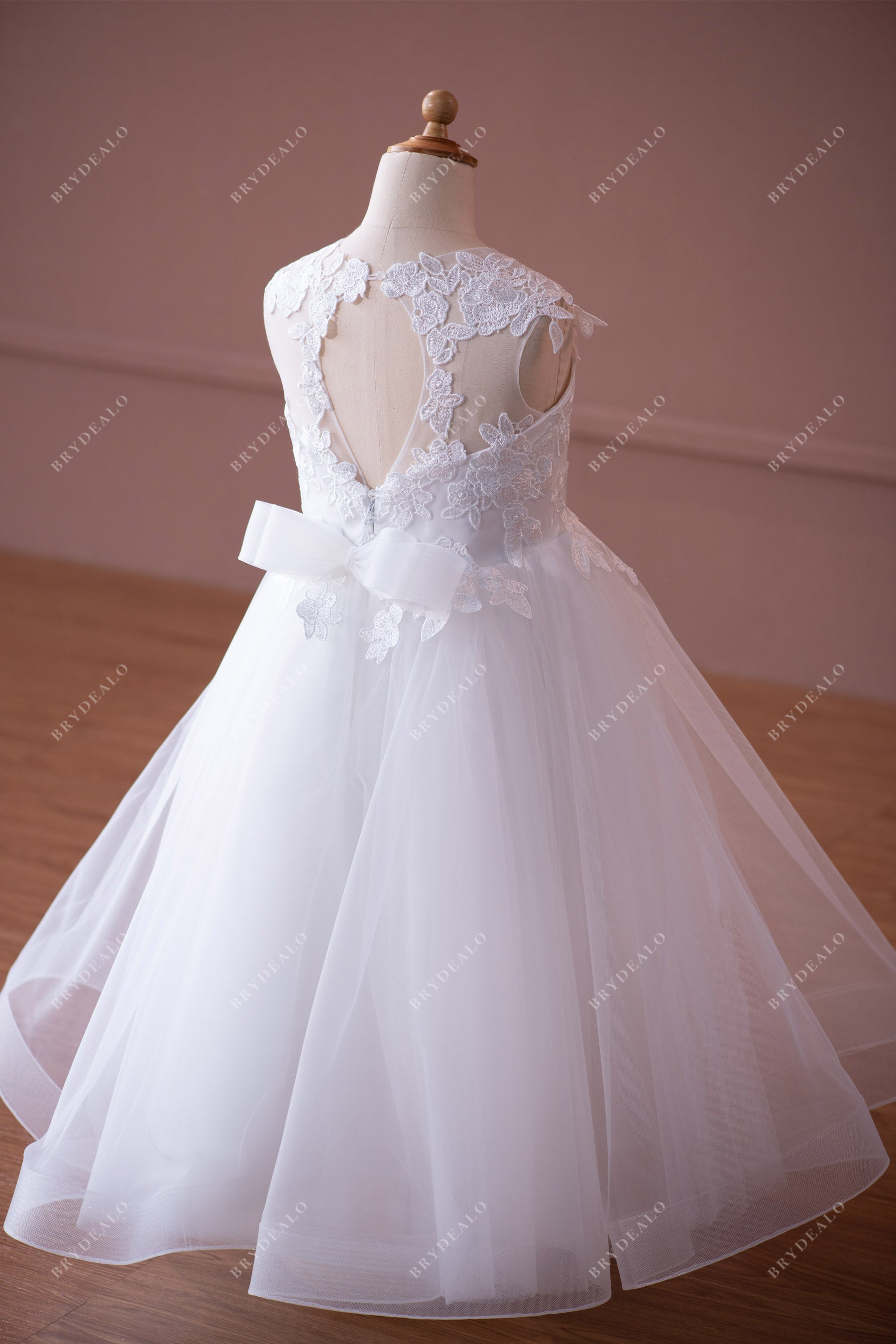 Wholesale Light Ivory Lace Tulle Keyhole Back Flower Girl Dress