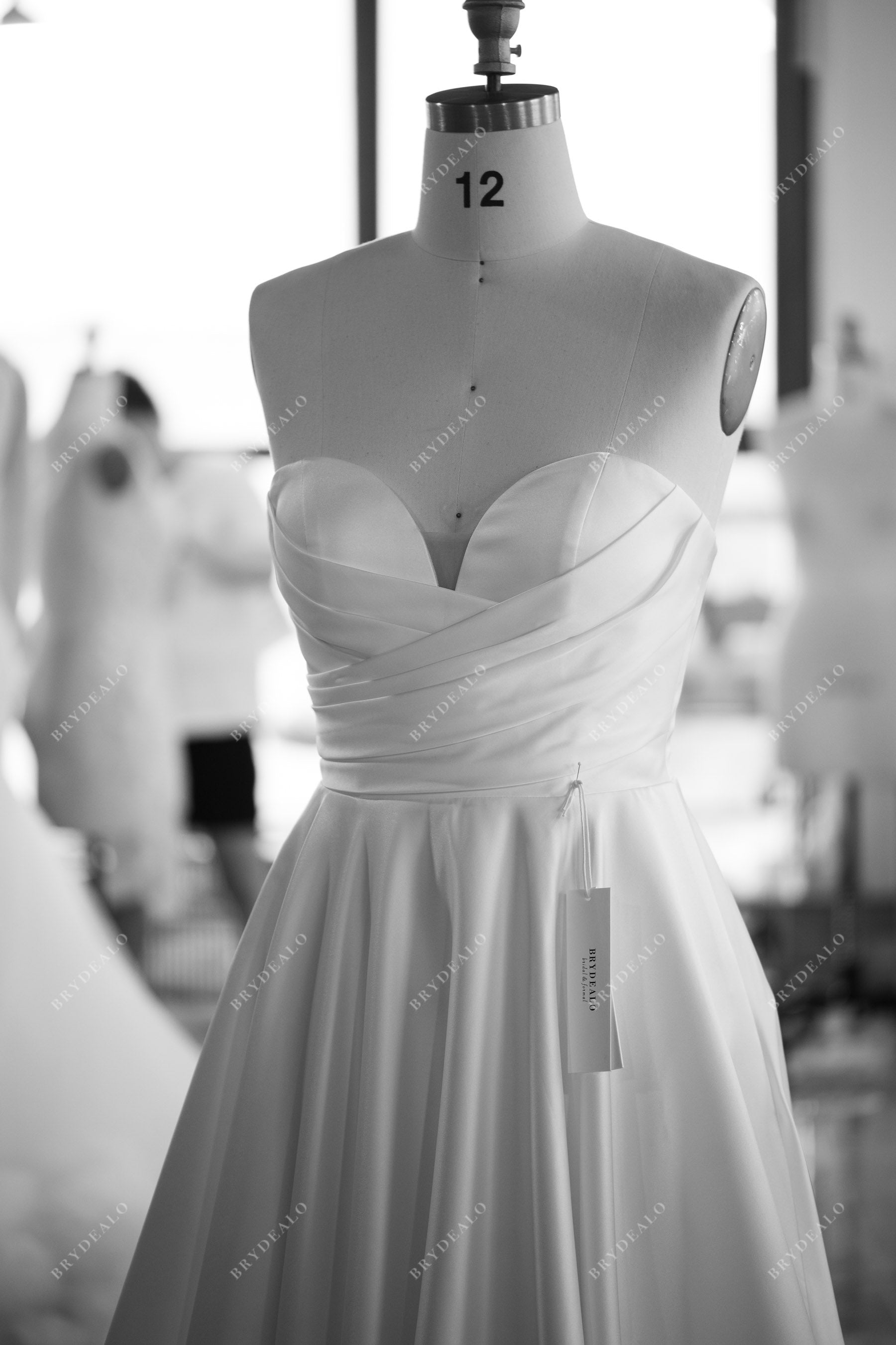 wholesale pleated sweetheart neck wedding dress