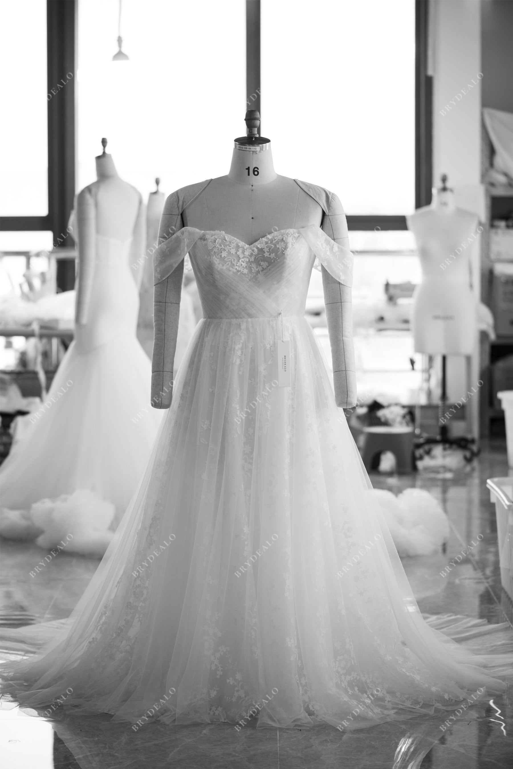 Plus Size Romantic Lace Off Shoulder Tulle Wedding Dress for wholesale