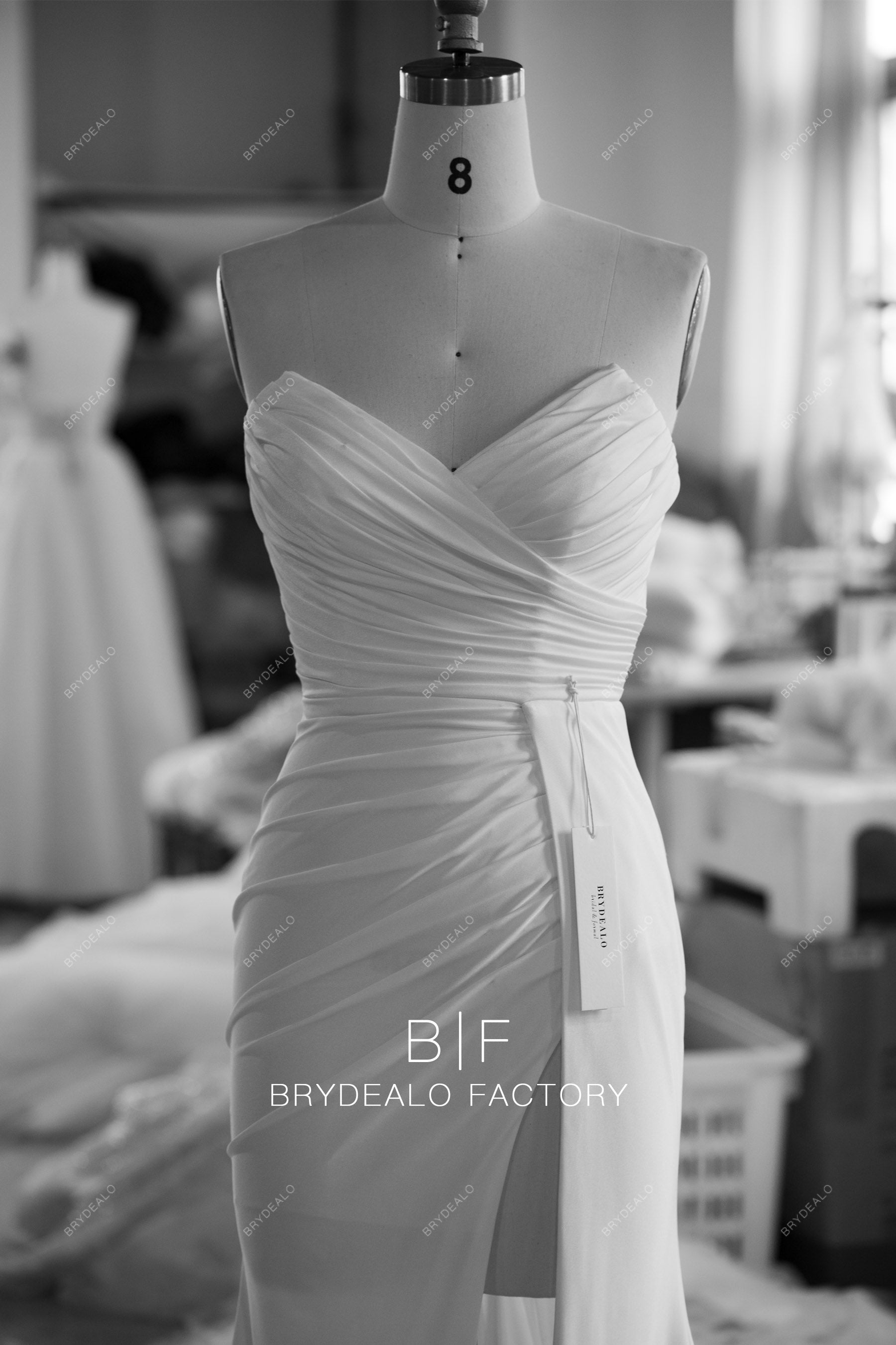 wholesale pleated V-cut wedding dress