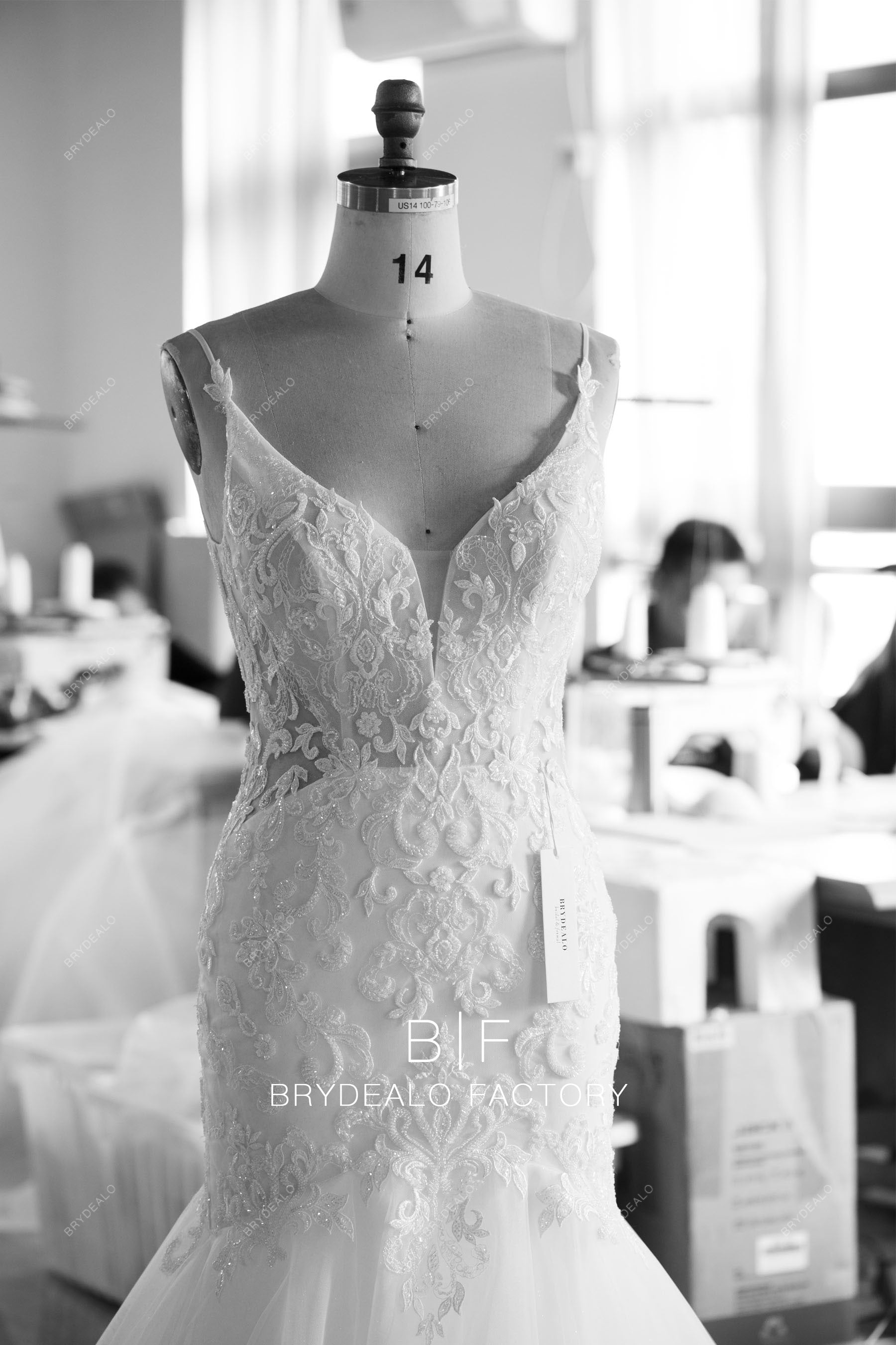 wholesale straps plunging beaded lace bridal gown