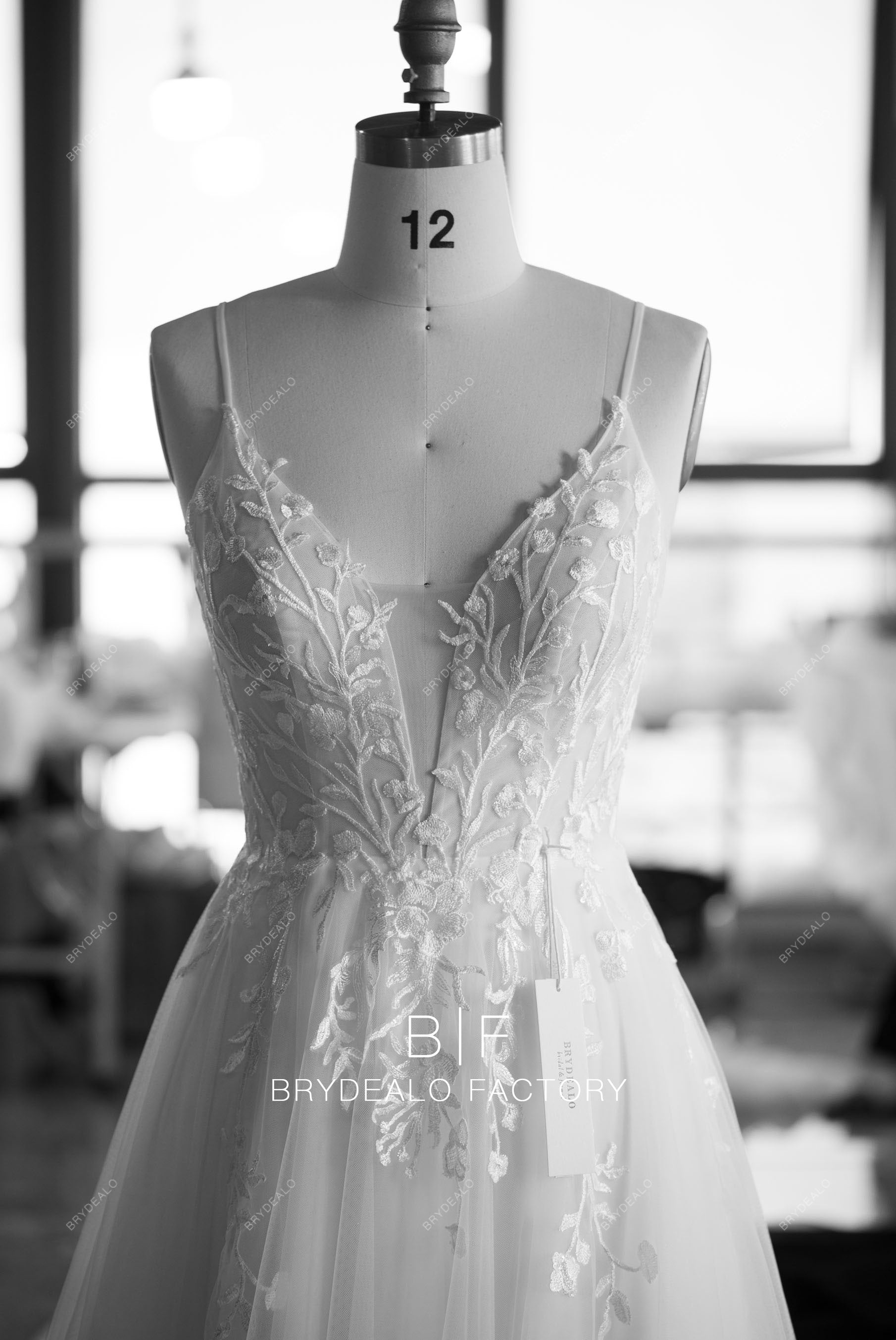 wholesale straps plunging lace beach wedding dress