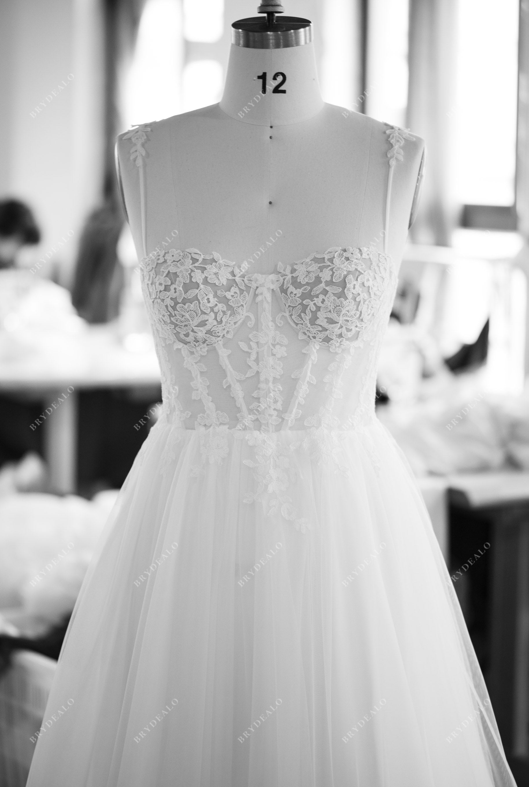 wholesale sweetheart neck thin straps corset lace wedding gown