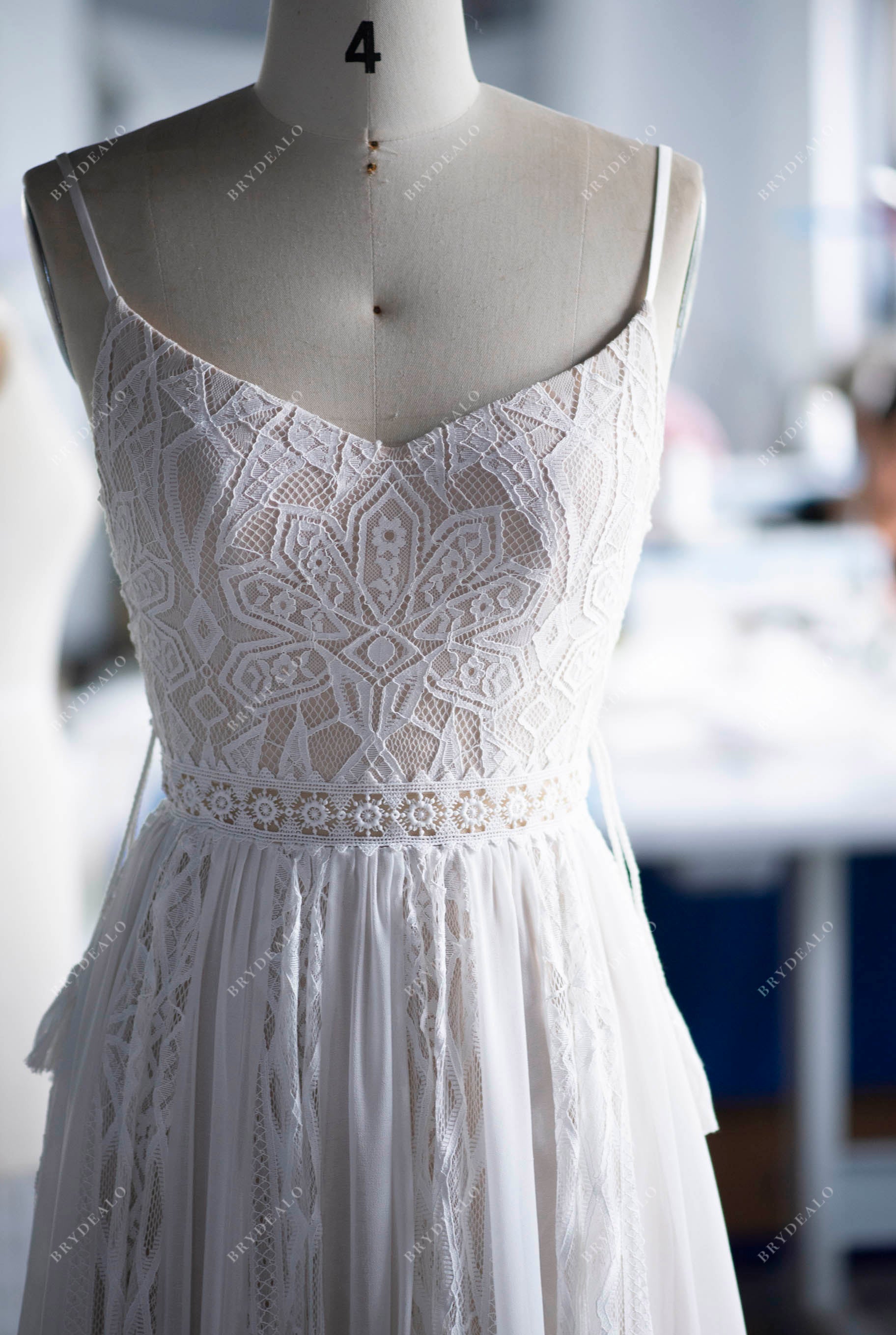 wholesale thin straps flowing lace chiffon wedding dress